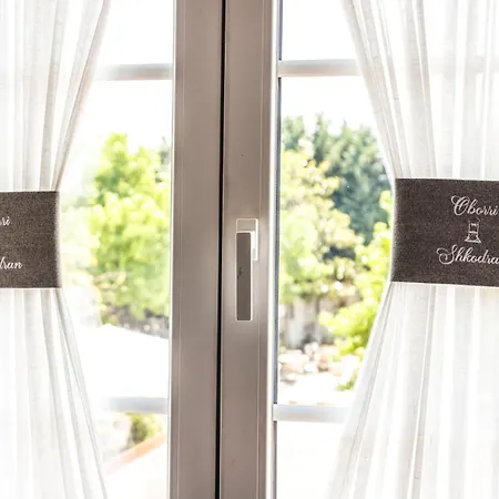 Oborri Shkodran Boutique Hotel 3*