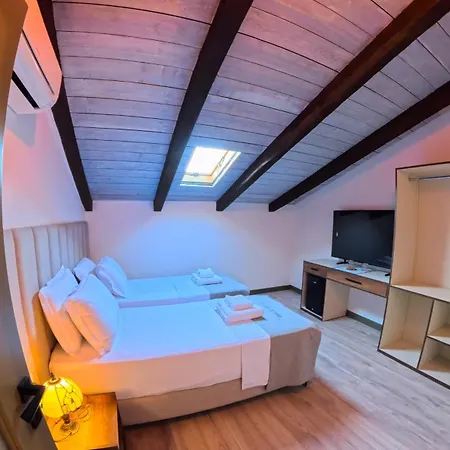 Oborri Shkodran Boutique 3* Shkodër